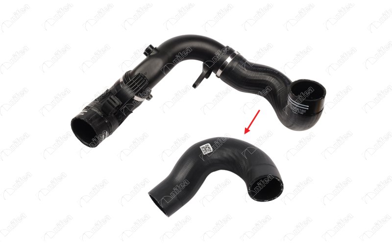 TURBO HORTUMU PLASTİK BORU HARİÇ Not :	OK İLE GÖSTERİLEN BÜYÜK HORTUM E.E.S. : EURO 5 Montaj Yeri : Turbo Radyatörü Sağ